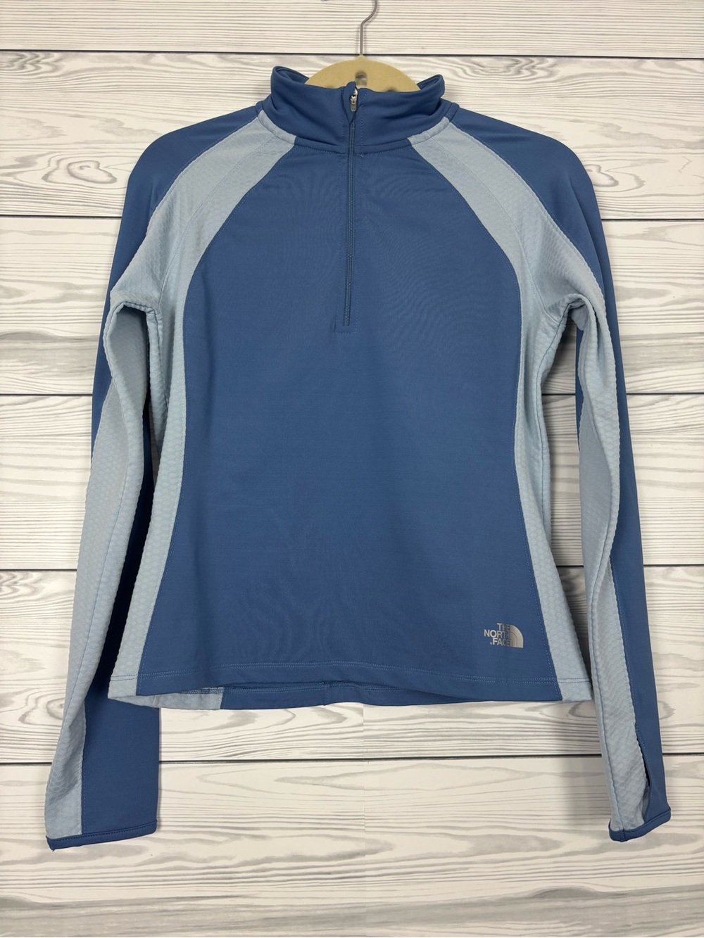 The North Face Ikat blue flight series vapor wick 1/4 zip pullover medium NWT